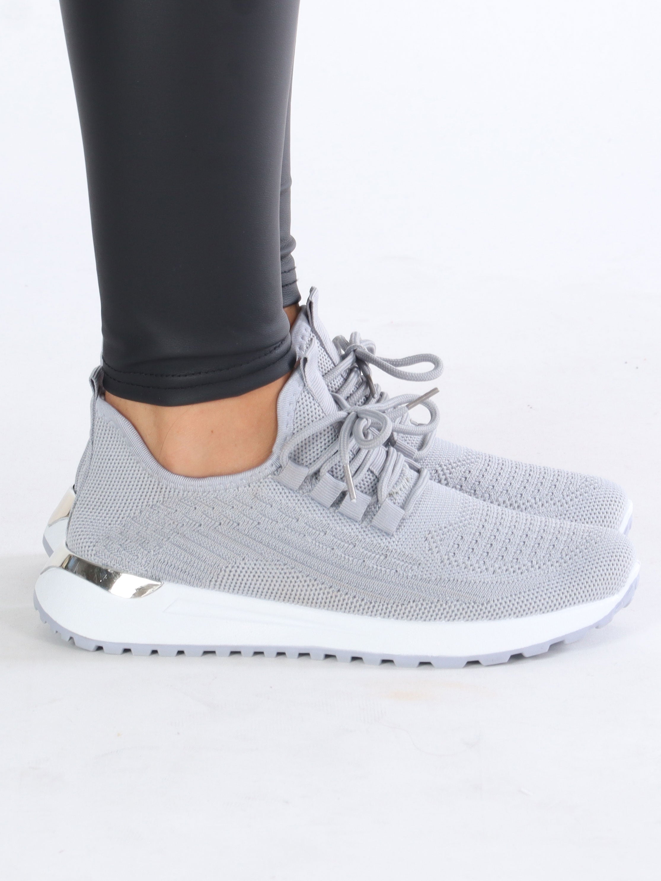 Arjana - Sock sneakers med vit sula